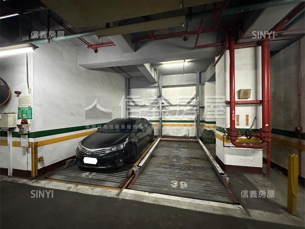 人潮錢潮邊間面寬金店房屋室內格局與周邊環境