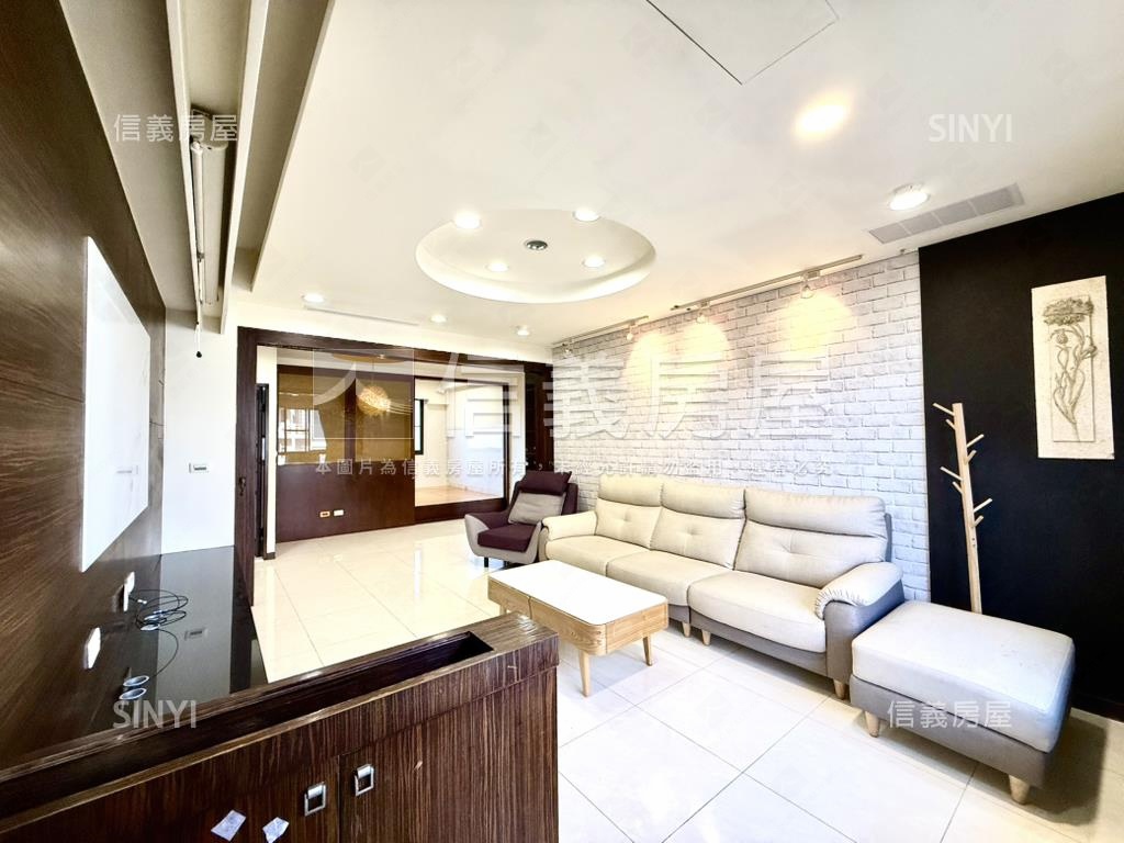 近高鐵採光大四房雙車房屋室內格局與周邊環境