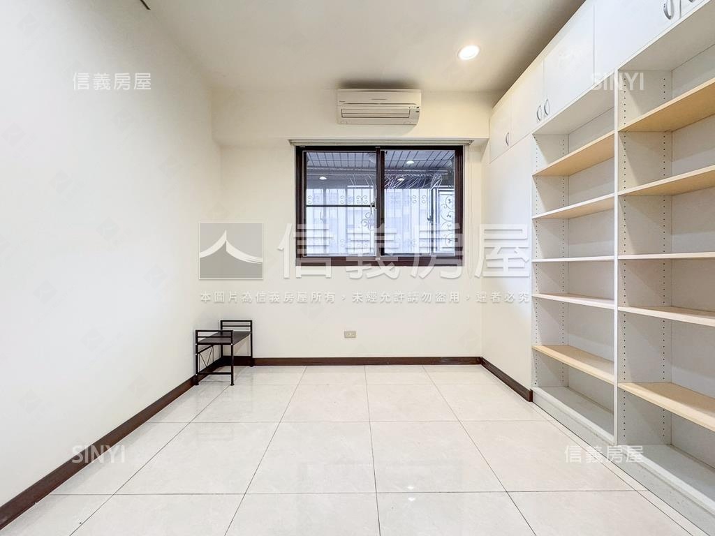 近高鐵採光大四房雙車位房屋室內格局與周邊環境