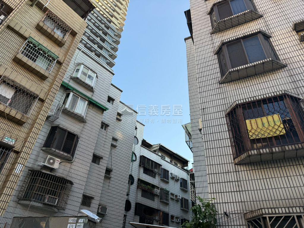 文心中清捷運旁機能三房房屋室內格局與周邊環境