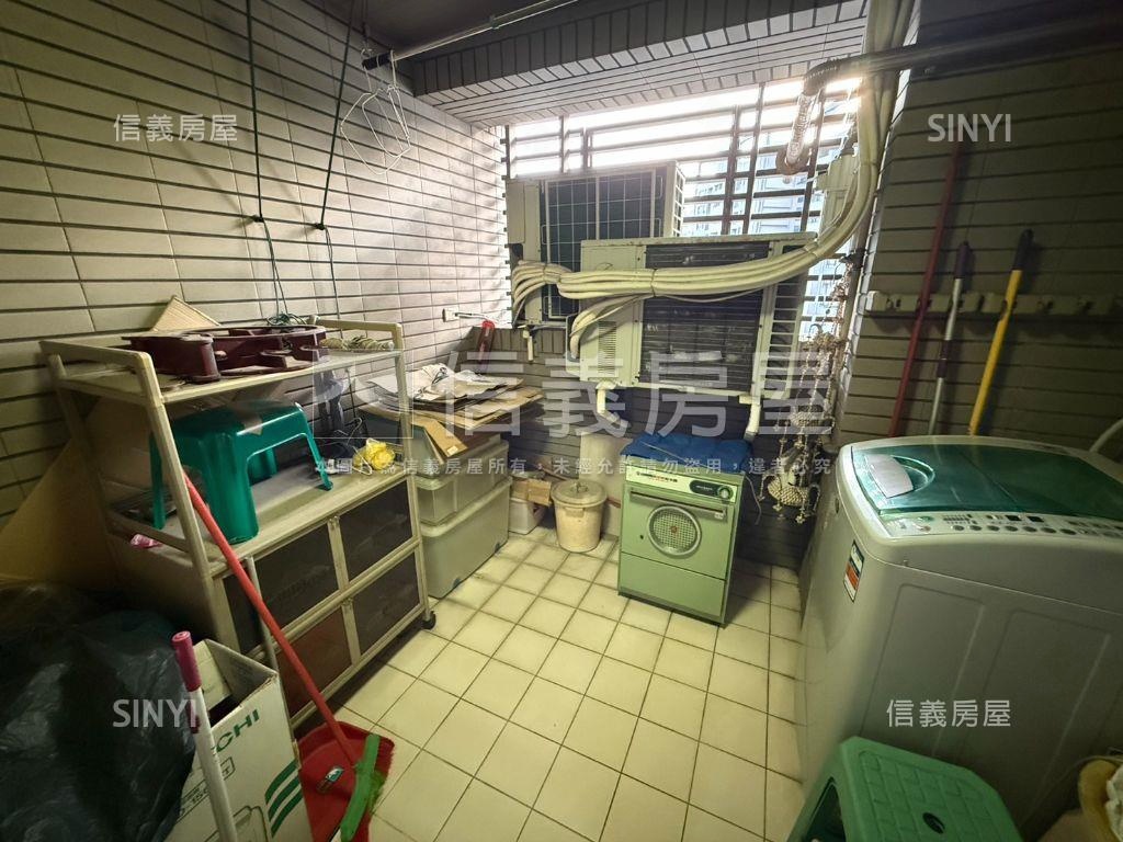 稀有璞緻精美四房車位房屋室內格局與周邊環境