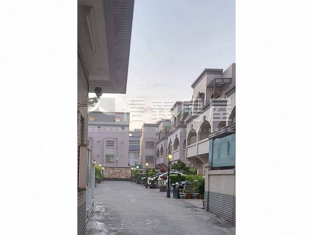 庭院朝南大地坪透天別墅房屋室內格局與周邊環境