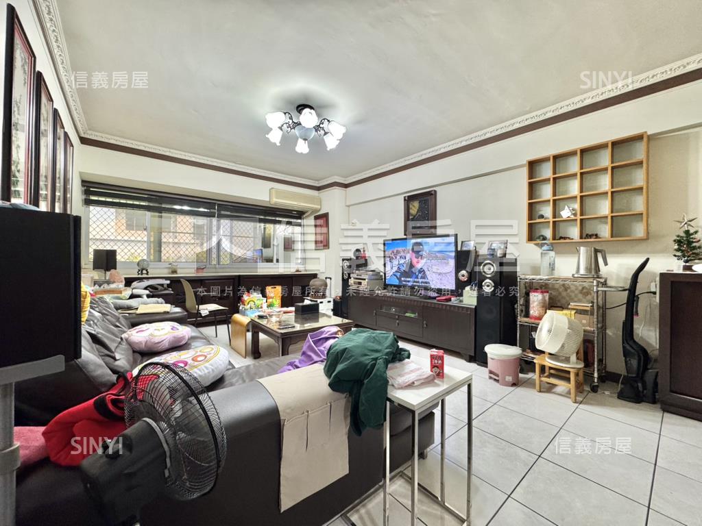 文化中心邊間採光學區四房房屋室內格局與周邊環境