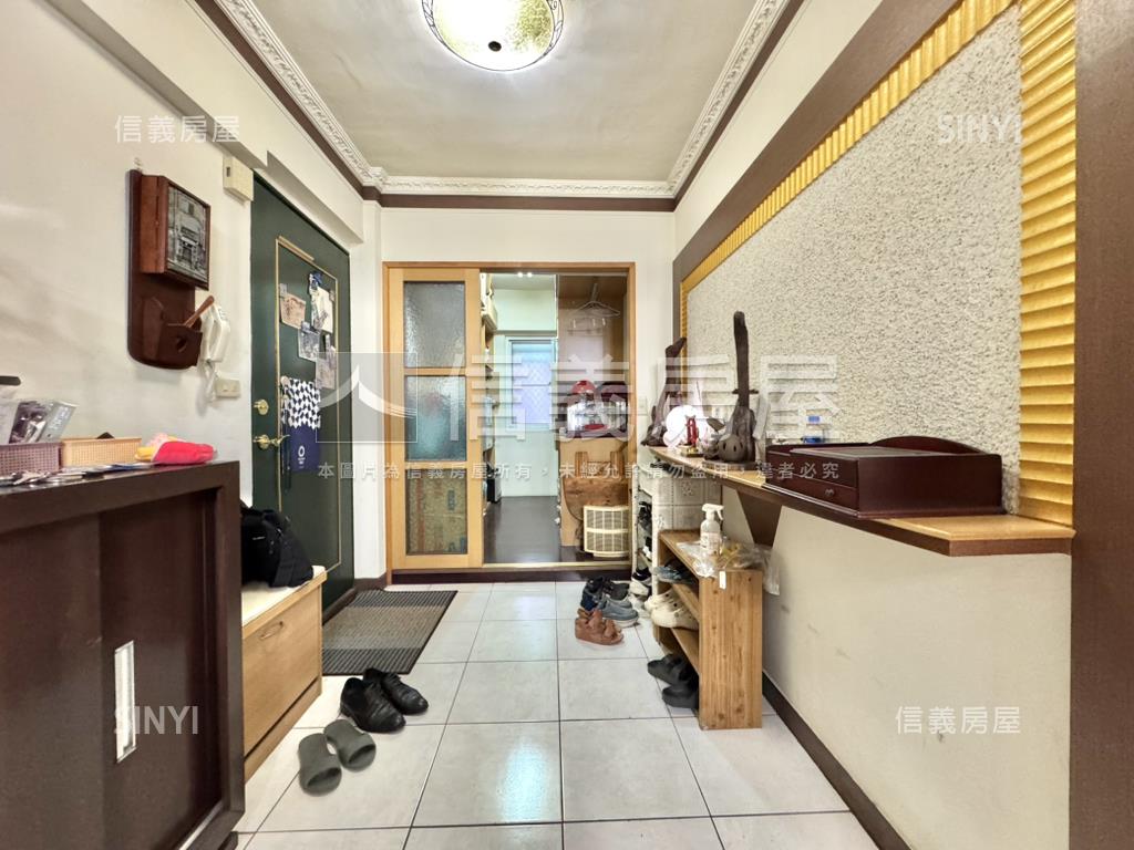 文化中心邊間採光學區四房房屋室內格局與周邊環境