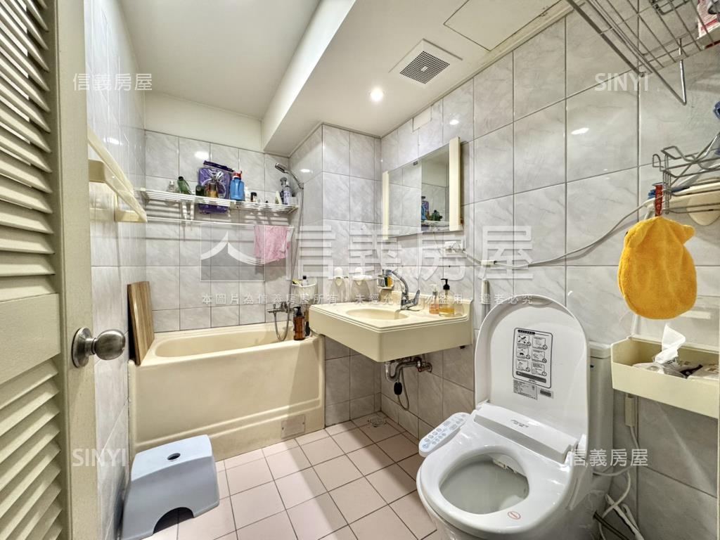 文化中心邊間採光學區四房房屋室內格局與周邊環境