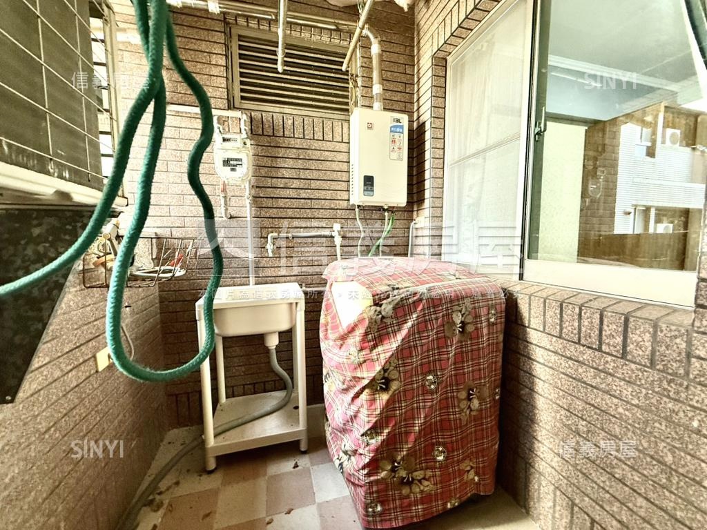哇是荷蘭家鄉兩房平車房屋室內格局與周邊環境