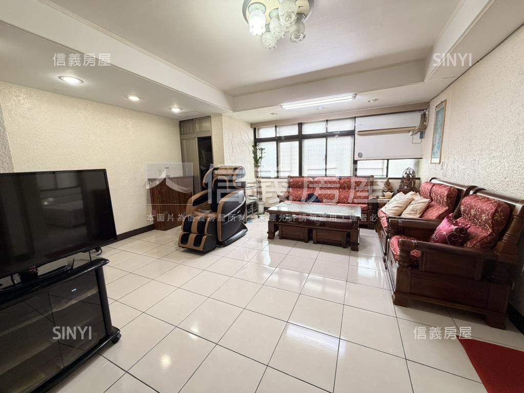 近公園方正大三房房屋室內格局與周邊環境