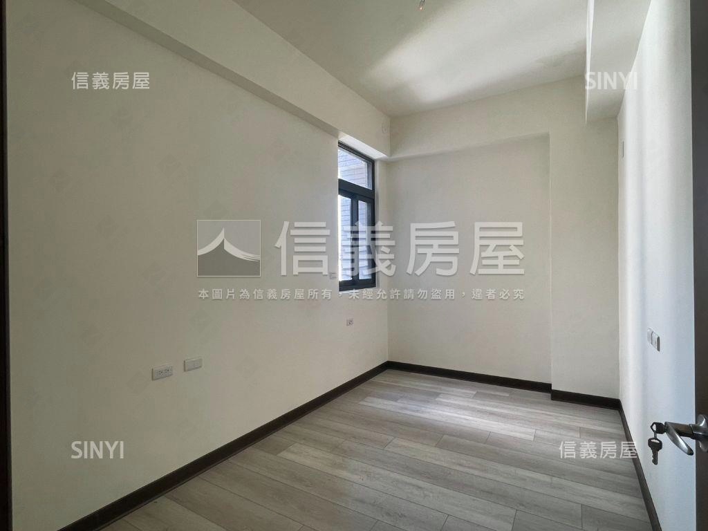 金雅閤慕全新三房車位房屋室內格局與周邊環境