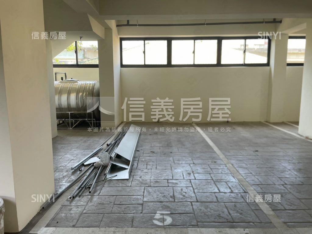 金雅閤慕全新三房車位房屋室內格局與周邊環境