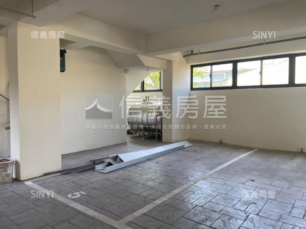 金雅閤慕全新三房車位房屋室內格局與周邊環境