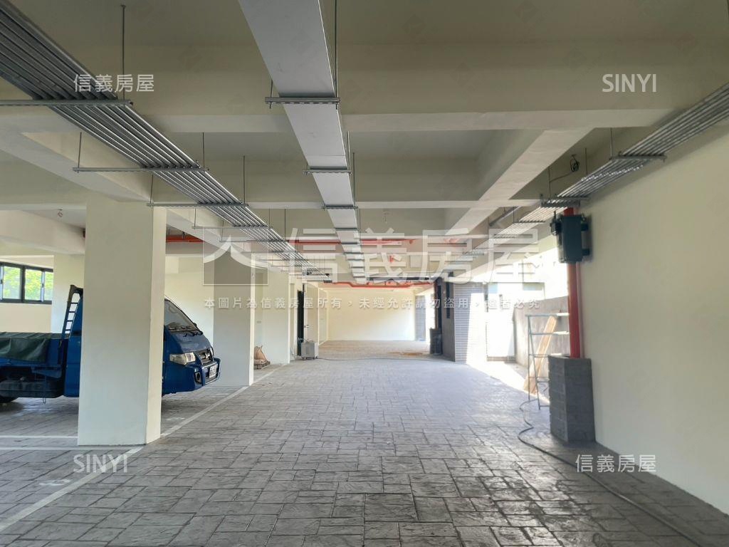 金雅閤慕全新三房車位房屋室內格局與周邊環境