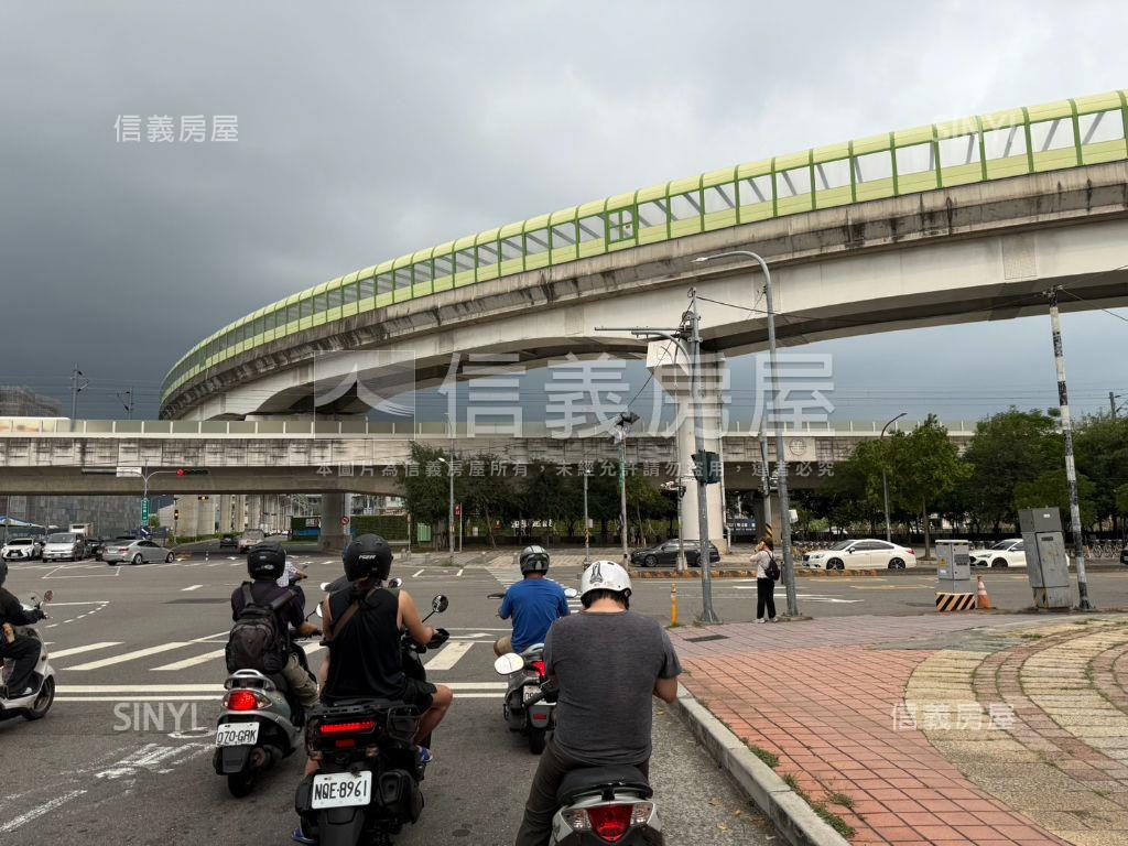 近運動中心三房露臺平車位房屋室內格局與周邊環境