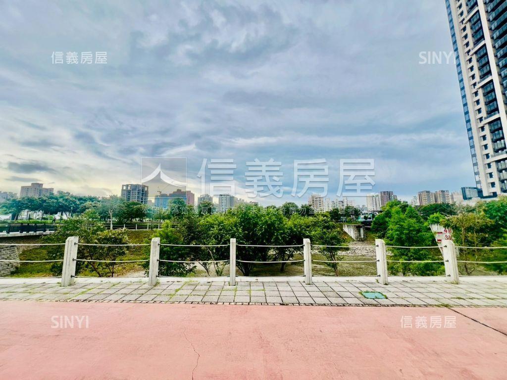 近運動中心三房露臺平車位房屋室內格局與周邊環境