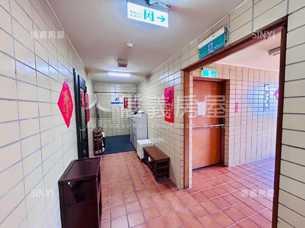 捷運高樓明亮三房房屋室內格局與周邊環境