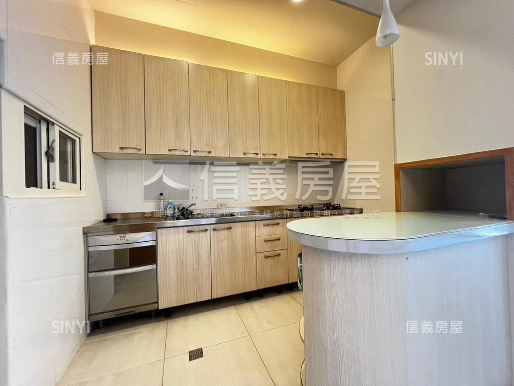 彩蝶遠眺景觀擁前側院房屋室內格局與周邊環境