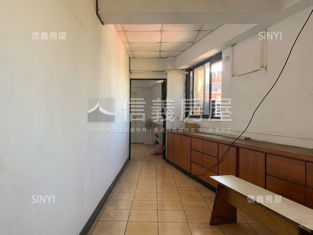 高樓三房單價４字頭太扯啦房屋室內格局與周邊環境