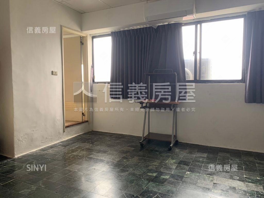 高樓三房單價４字頭太扯啦房屋室內格局與周邊環境