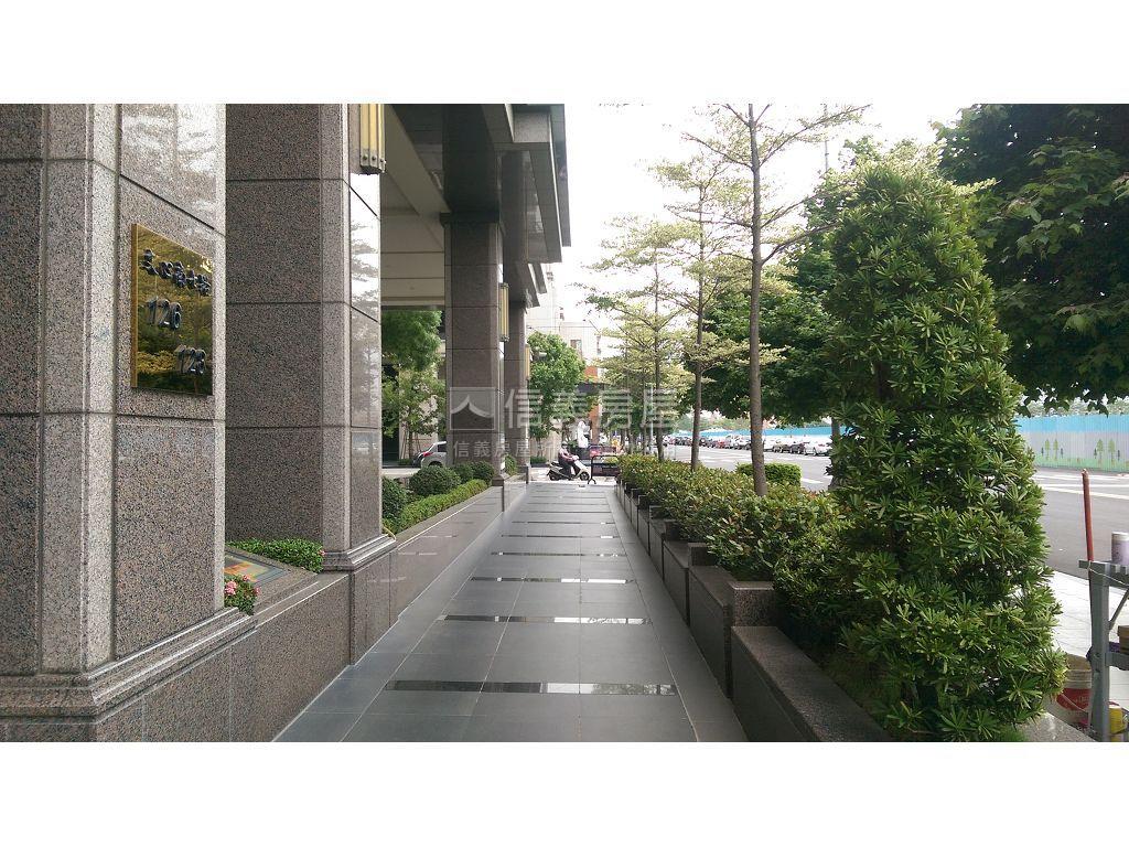 海悅高樓裝潢三房房屋室內格局與周邊環境