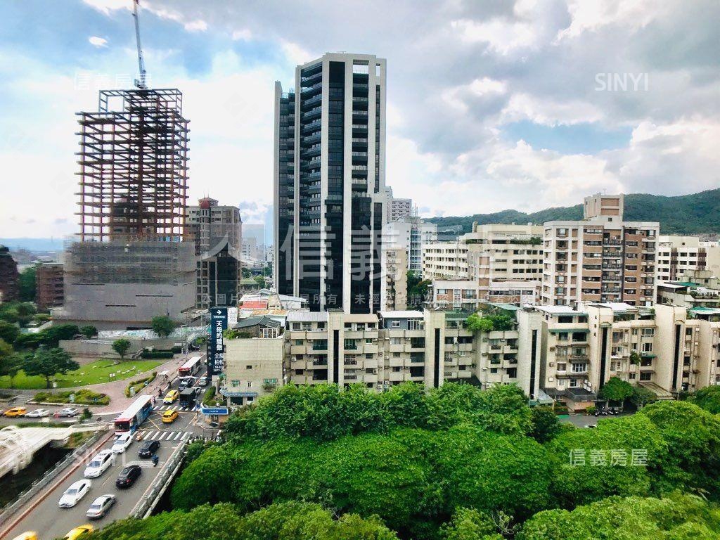 聯上聽瀑極景豪邸房屋室內格局與周邊環境