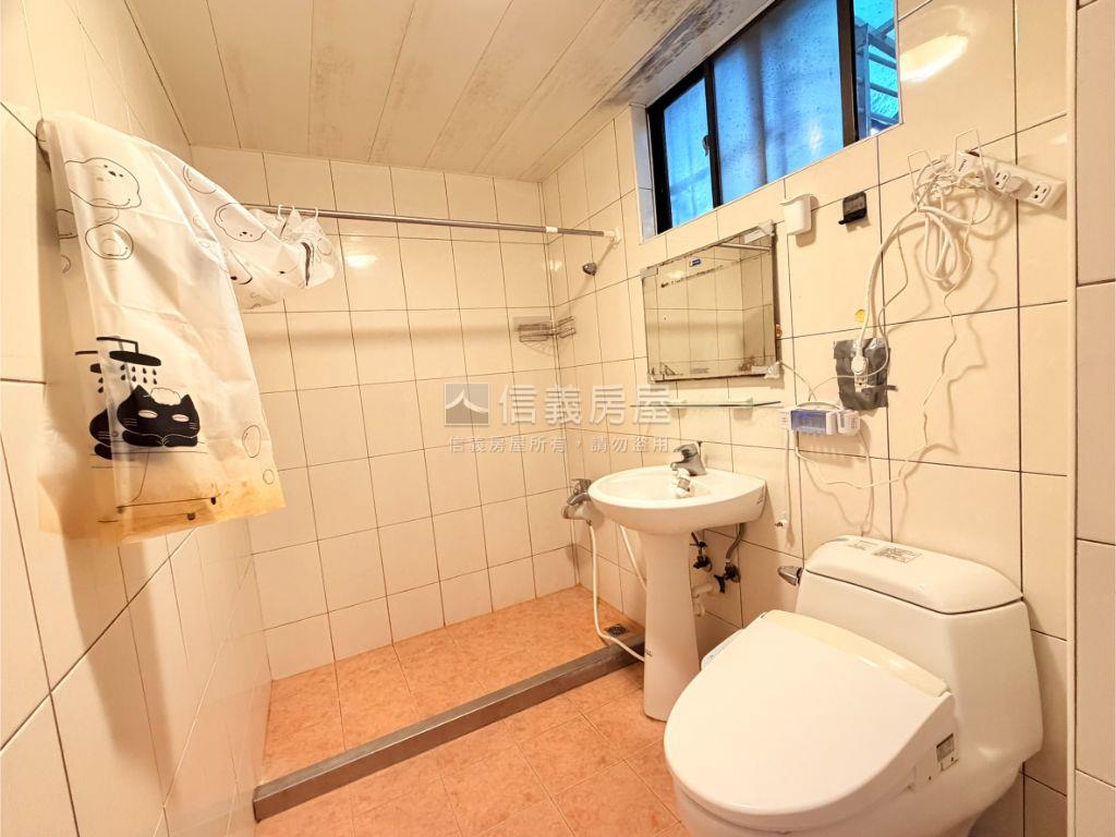 天母低總價成家電梯２房房屋室內格局與周邊環境