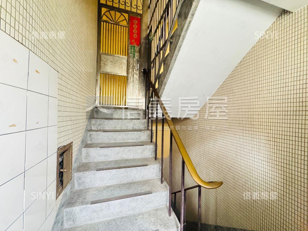 錦北公園靜巷公寓３樓房屋室內格局與周邊環境