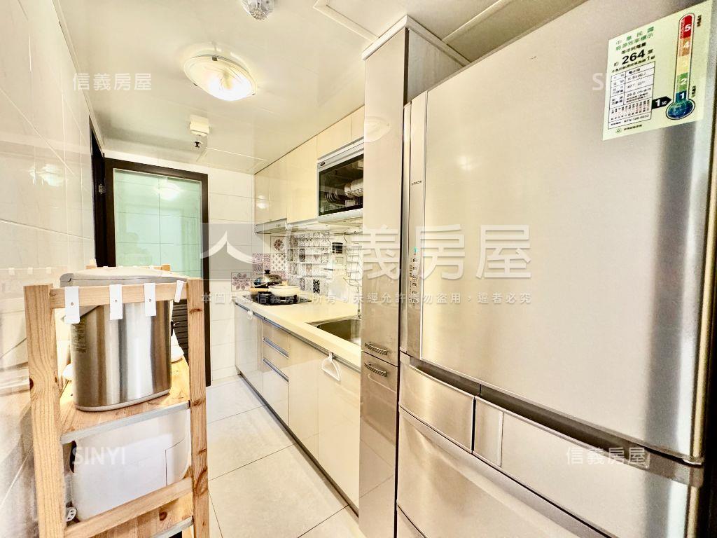 冠世界採光溫馨三房車位房屋室內格局與周邊環境