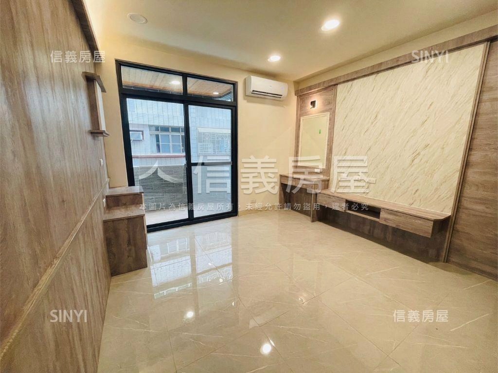 ７７期漂亮活巷可停車透天房屋室內格局與周邊環境