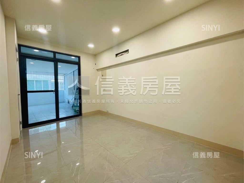 ７７期漂亮活巷可停車透天房屋室內格局與周邊環境