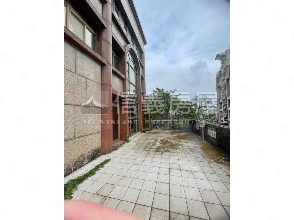 誠意出售大湖公園獨地透天房屋室內格局與周邊環境