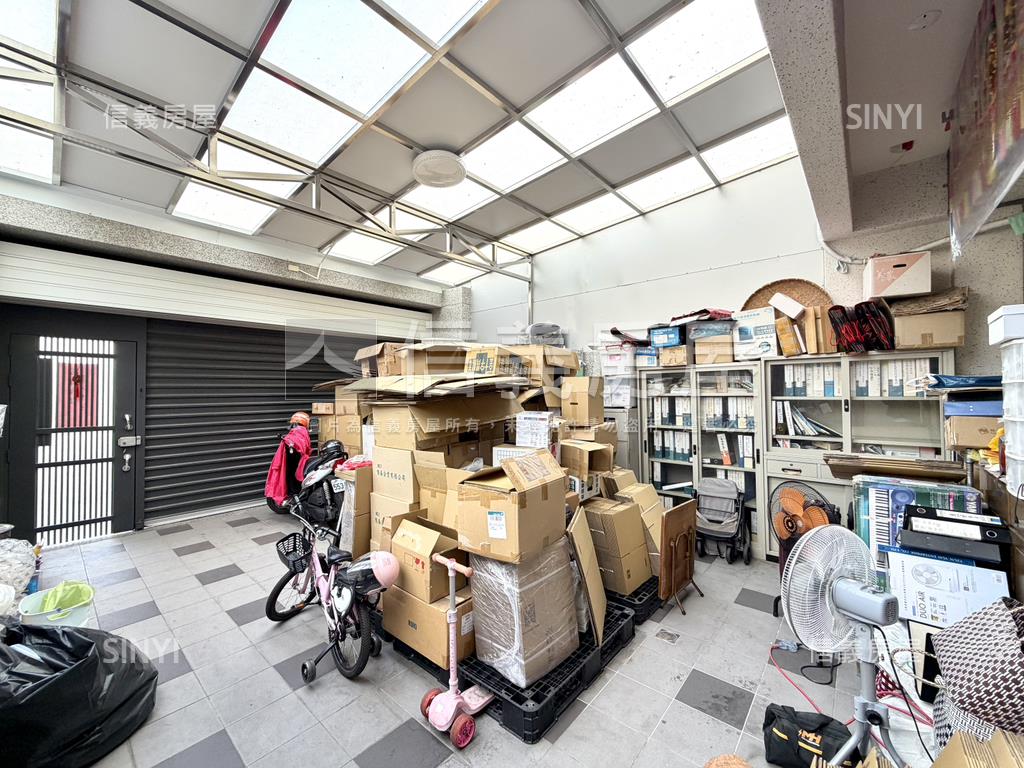 陽光花園‧正街邊間美車墅房屋室內格局與周邊環境