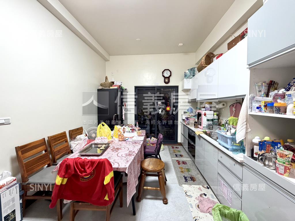 陽光花園‧正街邊間美車墅房屋室內格局與周邊環境