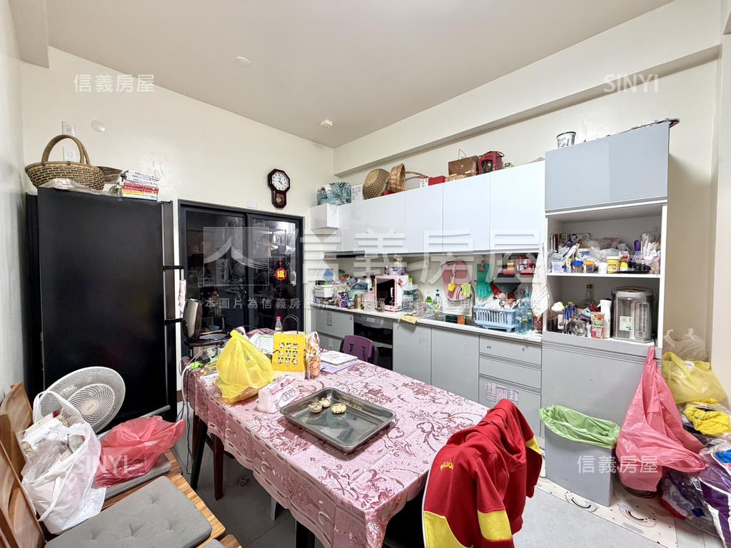 陽光花園‧正街邊間美車墅房屋室內格局與周邊環境