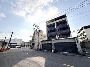 陽光花園‧正街邊間美車墅