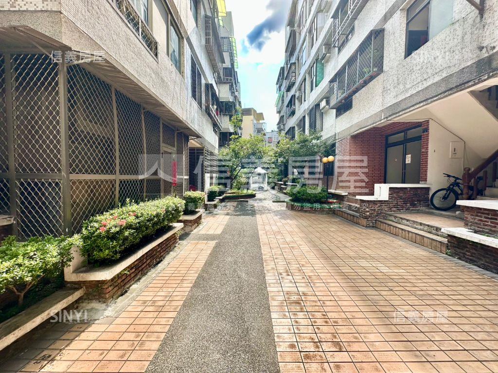 漂亮！全新裝潢美二房！房屋室內格局與周邊環境
