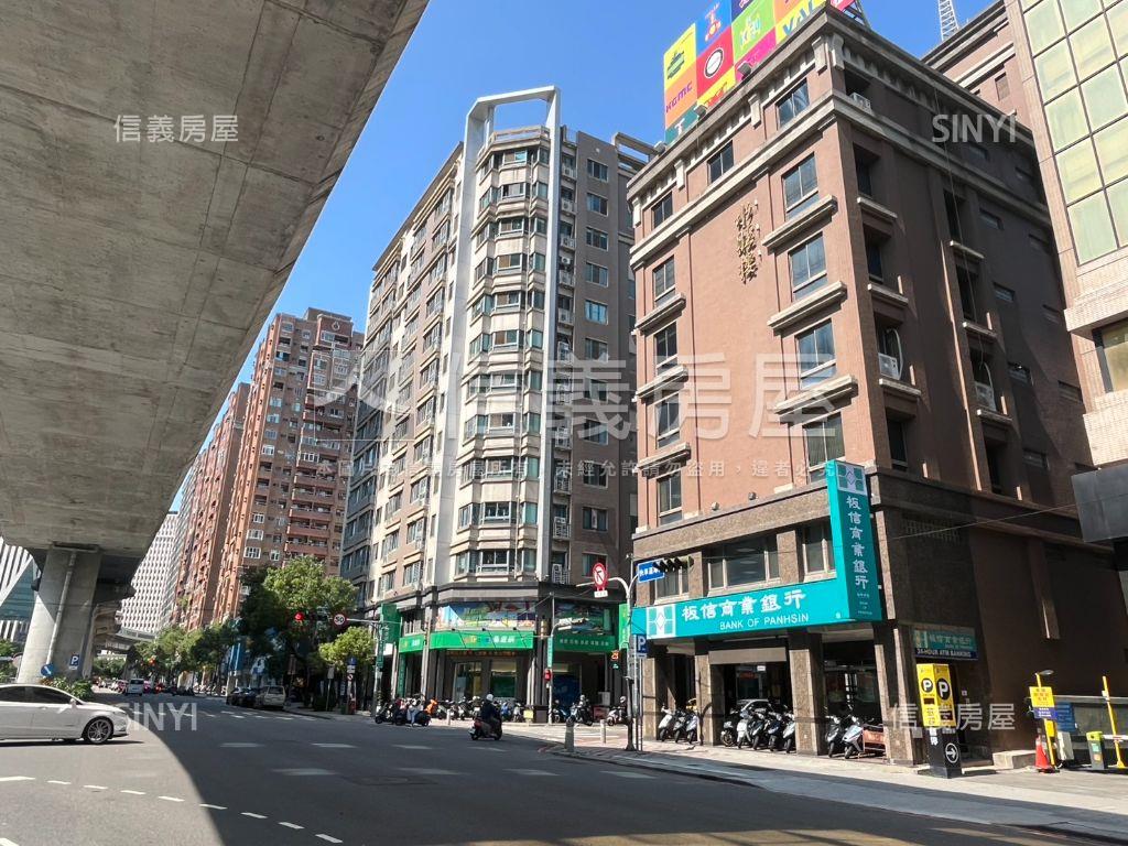 市政凱悅高樓美宅Ｂ１平車房屋室內格局與周邊環境