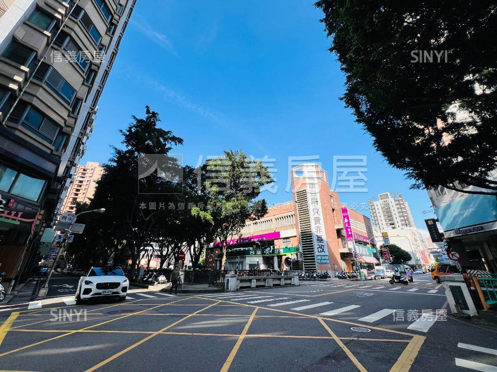 市政凱悅高樓美宅Ｂ１平車房屋室內格局與周邊環境