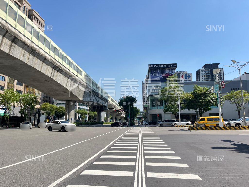 市政凱悅高樓美宅Ｂ１平車房屋室內格局與周邊環境