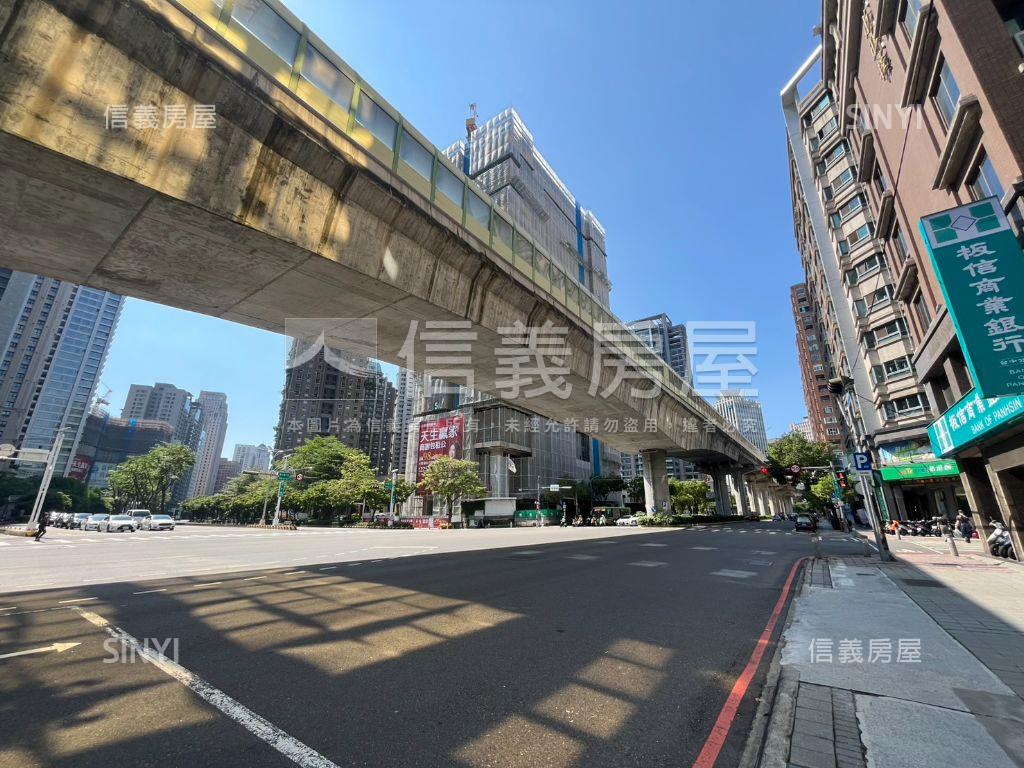 市政凱悅高樓美宅Ｂ１平車房屋室內格局與周邊環境