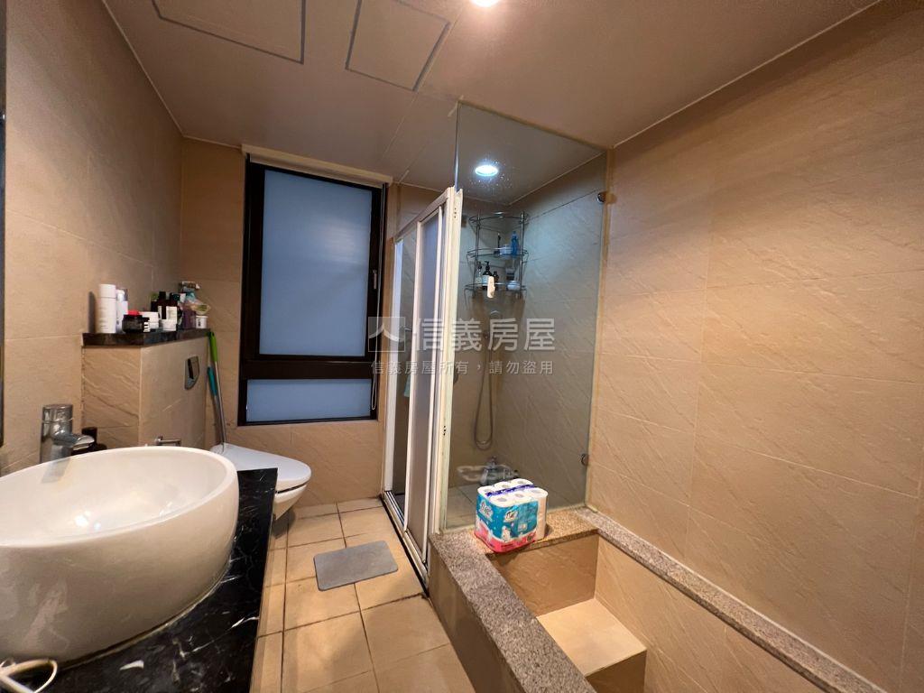 稀有鄉林夏都２房附大車位房屋室內格局與周邊環境