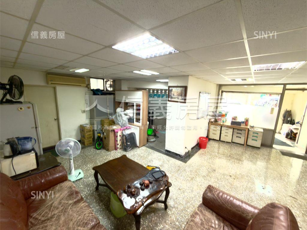 門前方便停車邊間一樓房屋室內格局與周邊環境