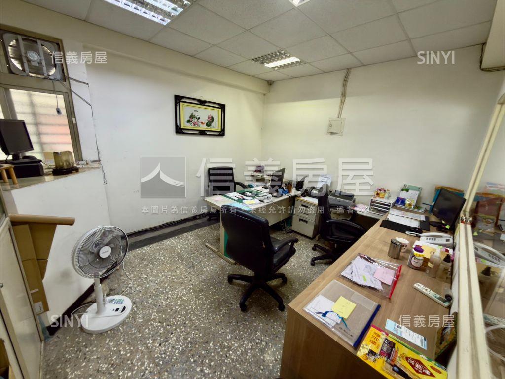 門前方便停車邊間一樓房屋室內格局與周邊環境