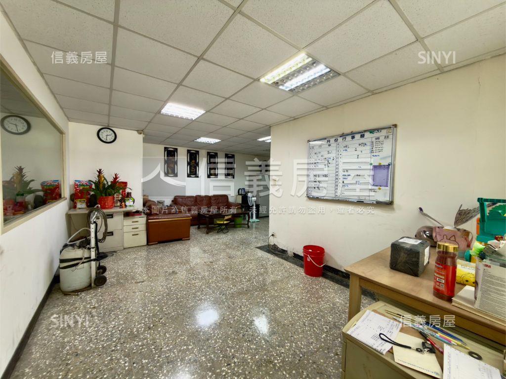 門前方便停車邊間一樓房屋室內格局與周邊環境