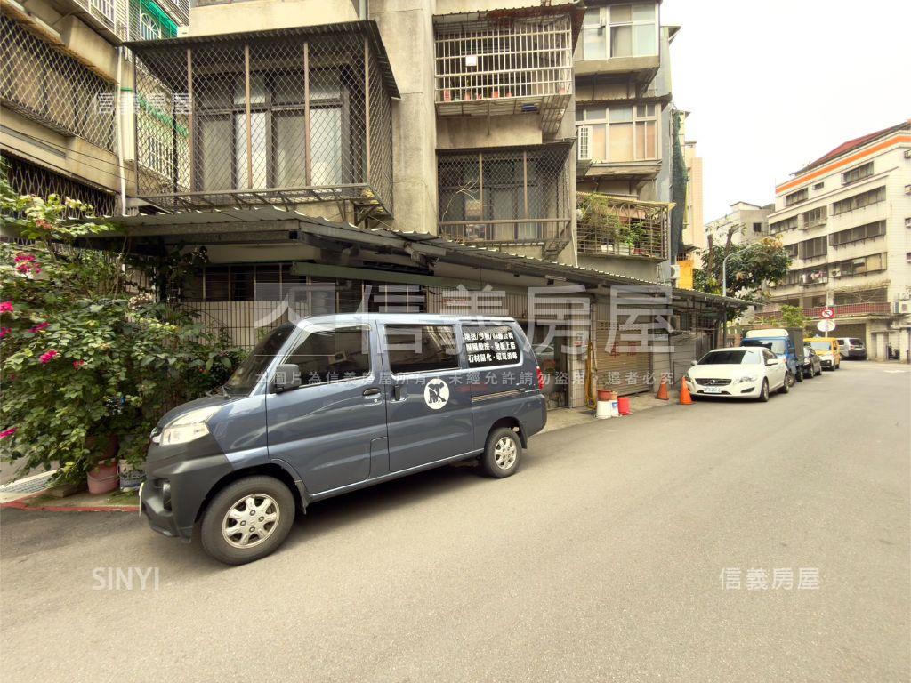 門前方便停車邊間一樓房屋室內格局與周邊環境