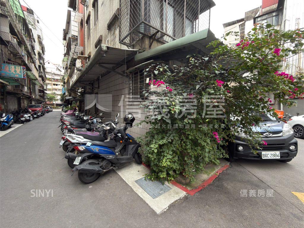 門前方便停車邊間一樓房屋室內格局與周邊環境