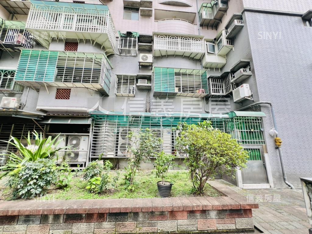 恭喜發財８米面寬金店面房屋室內格局與周邊環境