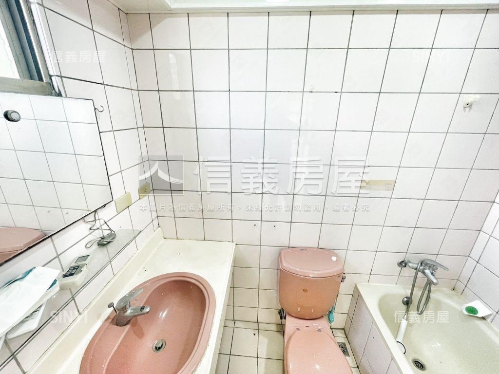 東方山莊山景四房車位房屋室內格局與周邊環境