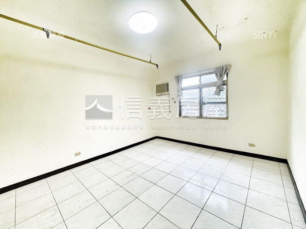 東方山莊山景四房車位房屋室內格局與周邊環境