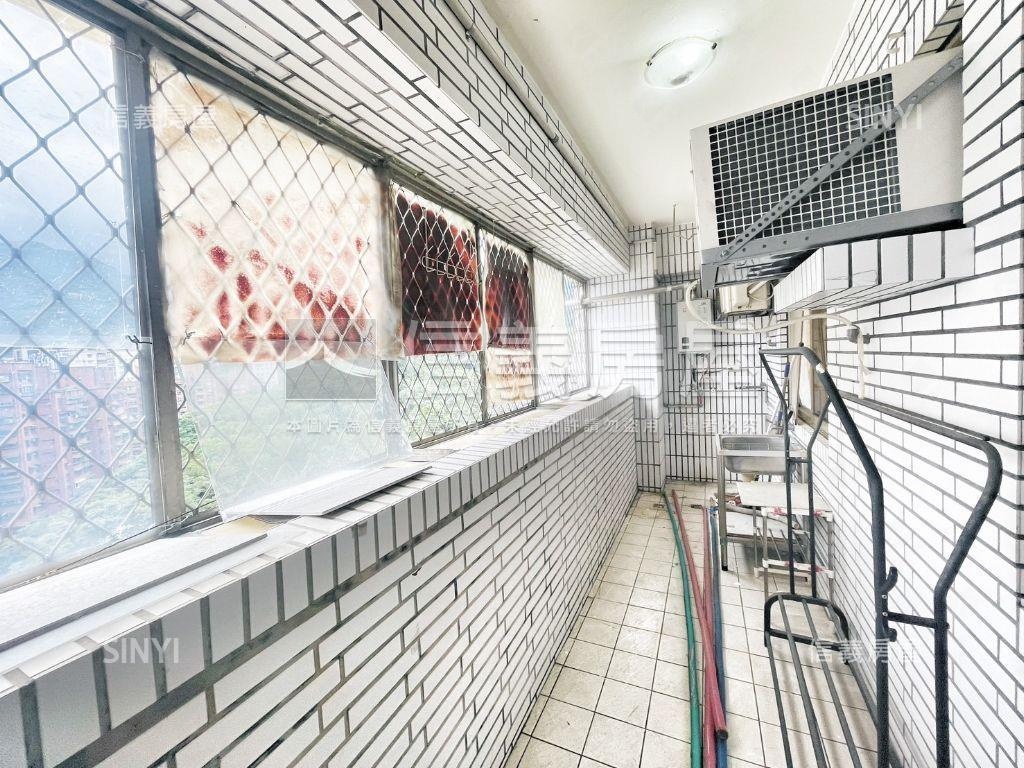 東方山莊山景四房車位房屋室內格局與周邊環境