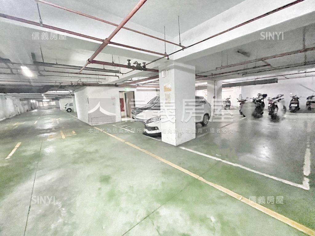 東方山莊山景四房車位房屋室內格局與周邊環境