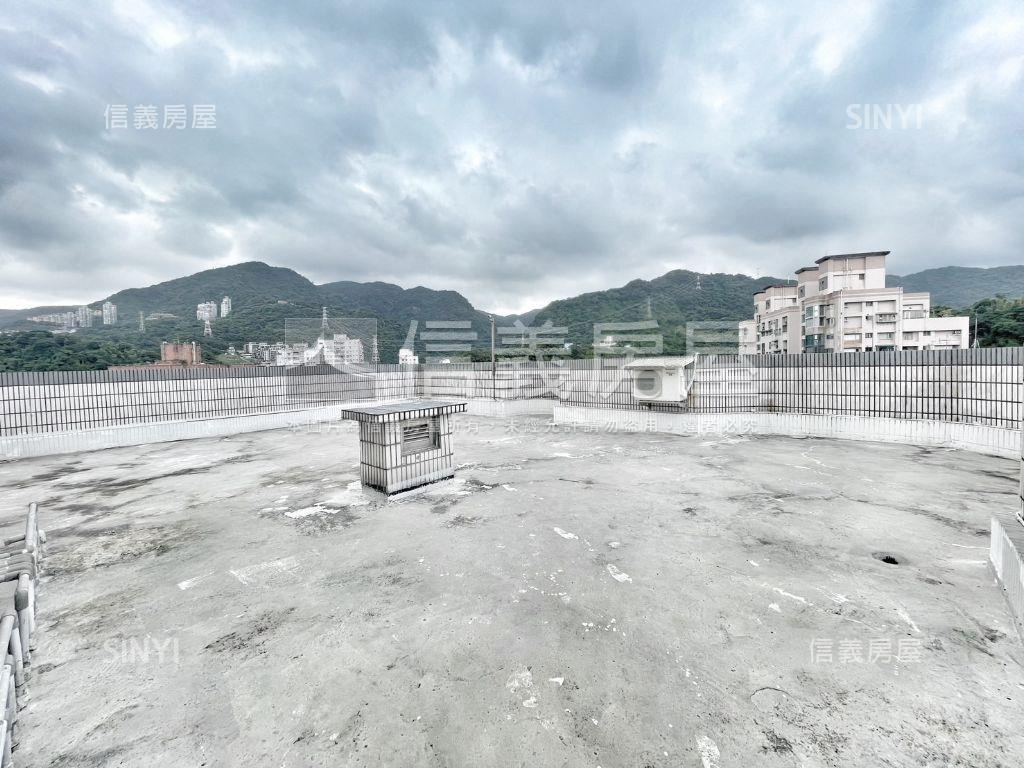 東方山莊山景四房車位房屋室內格局與周邊環境